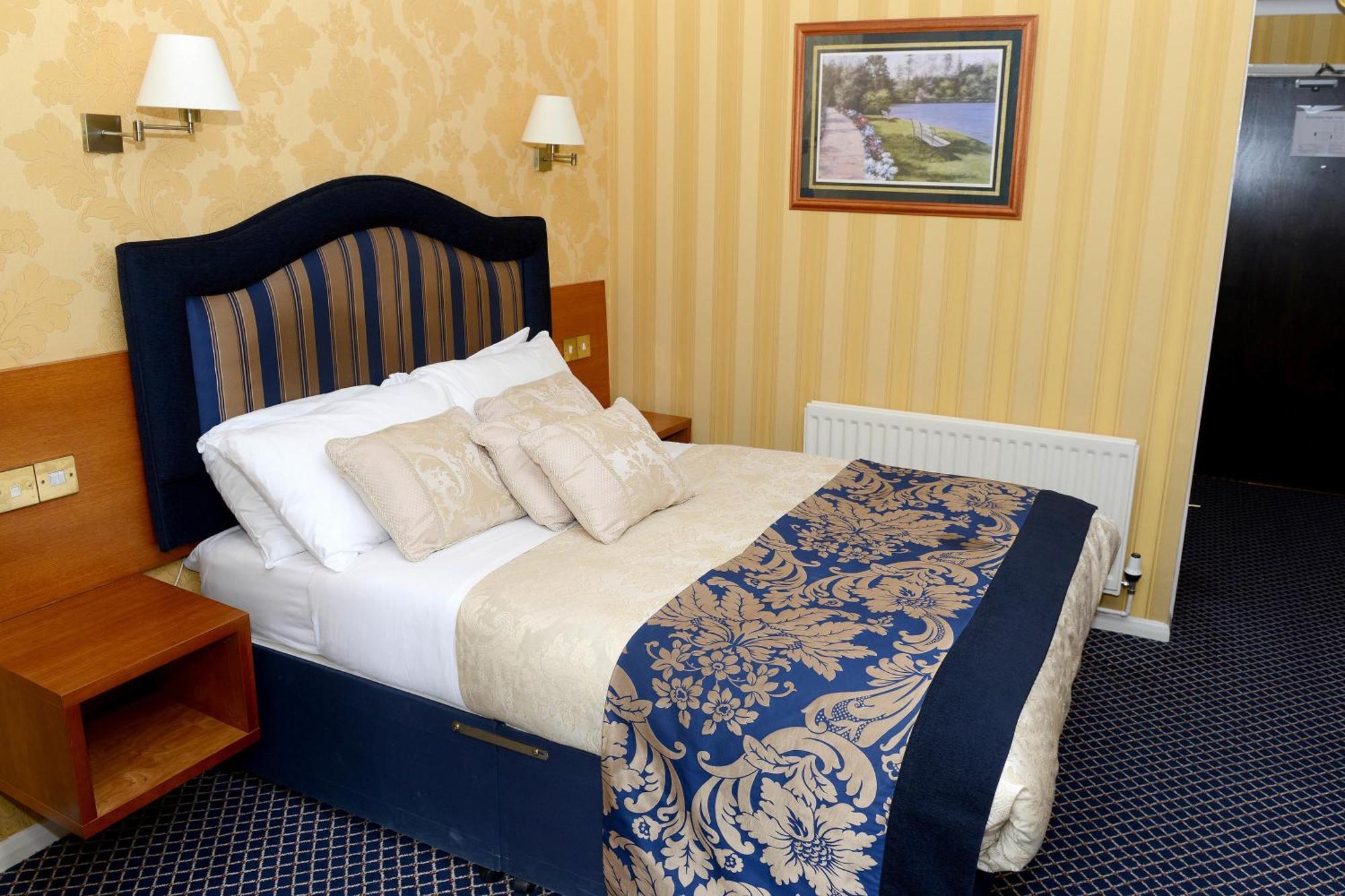Buckatree Hall By Hamlet Hotels Telford Room photo